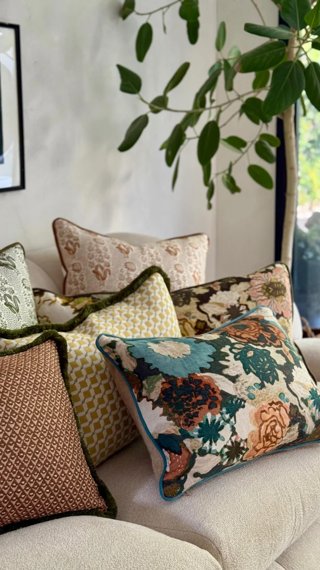 We’ve finally added some new product to our site just in time for a summer refresh, including some fun bright new pillows and  chairs in my North Oaks pattern for @cryptonfabric 

#Pillows #Cushions #Chairs #KimSalmela #Color #MiniMakeover #HomeRefresh #Floral #Crypton #swivelchair