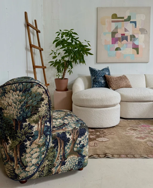 Bringing some tapestry vibes into a downtown LA loft.

#WingChair #ModernChair #KimSalmela #LoftDesign #LoftInteriors #InteriorDesign #VintageRug